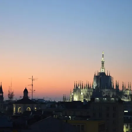 Penthouse 5 Minutes From Duomo Apartment Milan
